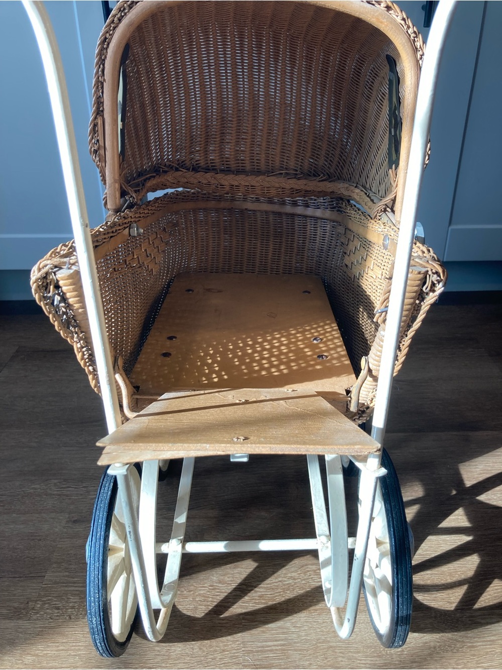 Vintage Wicker Baby Doll Carriage Pram Stroller For Repair/Parts - Picture 8 of 16